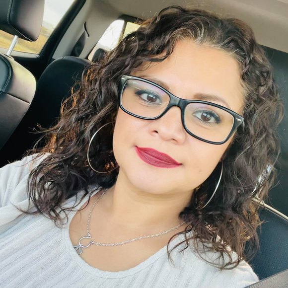 Profile Picture of Isabel Herrera (@isamh80) on Poshmark