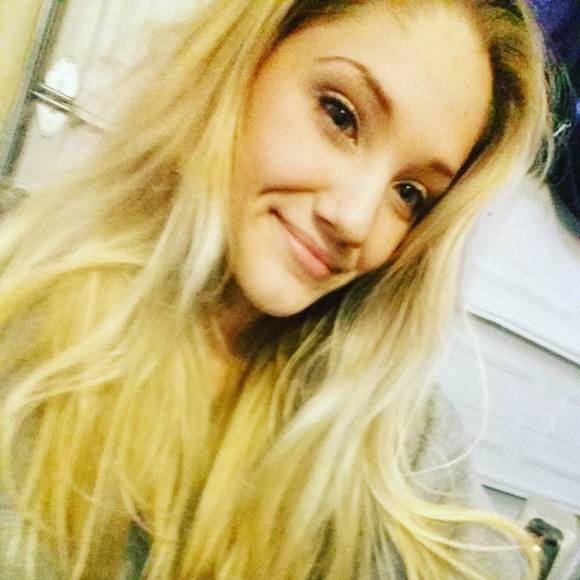 Profile Picture of Julia rose Butsch (@juliasanftleben) on Poshmark