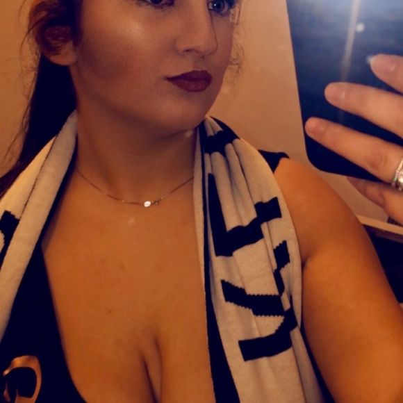 Profile Picture of Lara Hanna (@larahanna96) on Poshmark