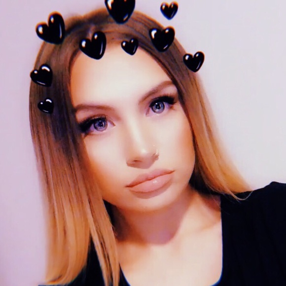Profile Picture of Madison Kylee (@madisonnkylee) on Poshmark