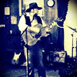 Profile Picture of Mike Combs (@@mikecombsmusic) on Twitter