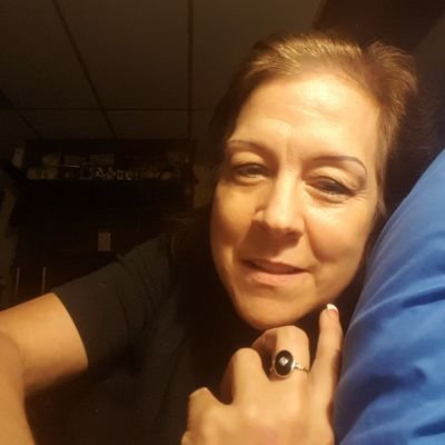 Profile Picture of Elizabeth Schwarz (@Elizabe64000754) on Twitter