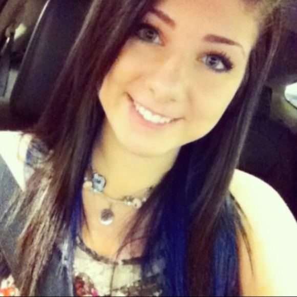 Profile Picture of Cayla Bajus (@caylabajus) on Poshmark