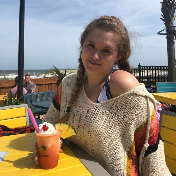 Profile Picture of Kamelia Smart (@kameliasmart) on Poshmark