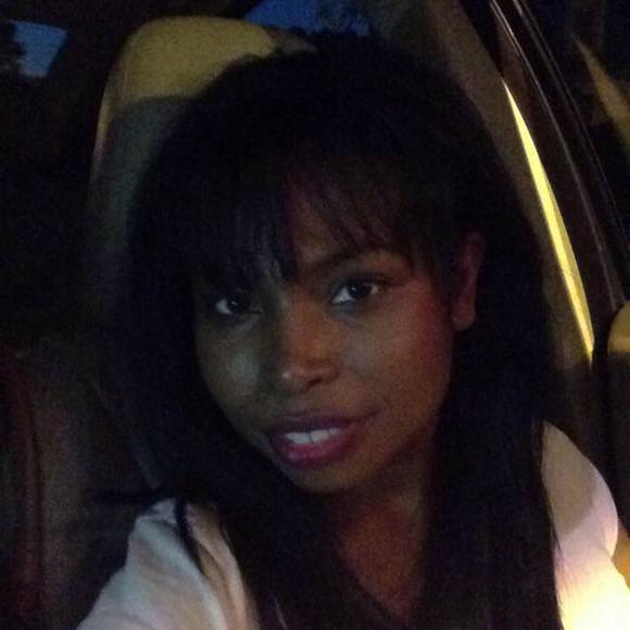 Profile Picture of Tikitia Glover (@tikitia) on Poshmark