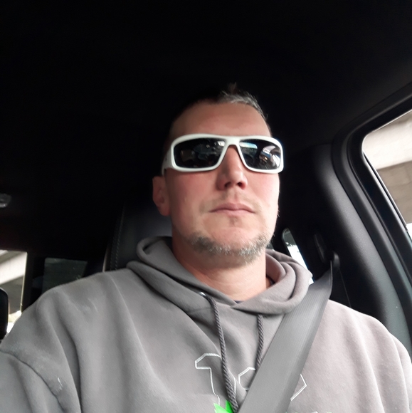 Profile Picture of Brandt Manbeck (@manbeck76) on Poshmark