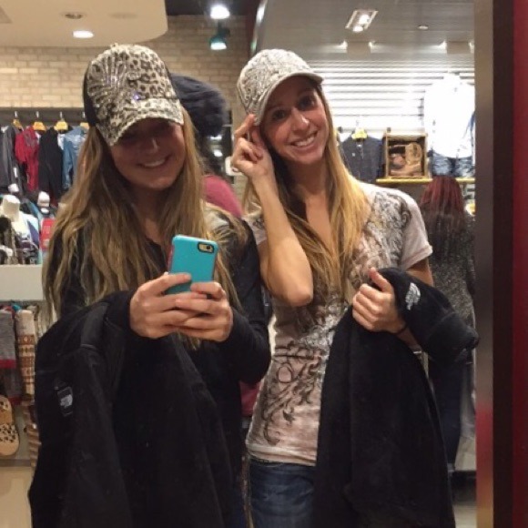 Profile Picture of Brianne Morgan (@brimorgan08) on Poshmark