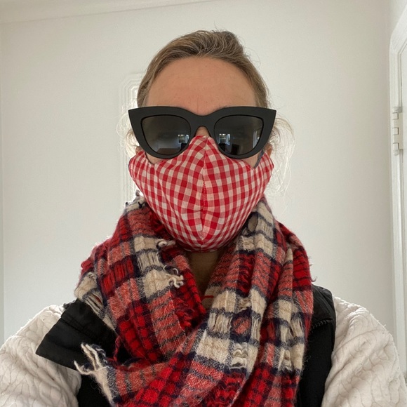 Profile Picture of Simone Bouterse (@simoneous) on Poshmark