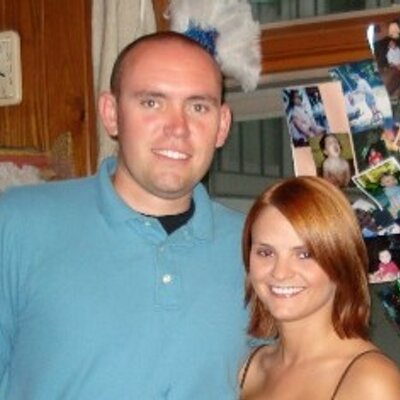 Profile Picture of Lauren R Holcombe (@laurenrholcombe) on Twitter