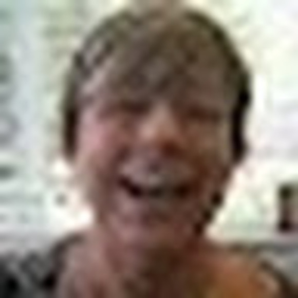 Profile Picture of Debbie Debbie (@debbiedebbie271) on Poshmark
