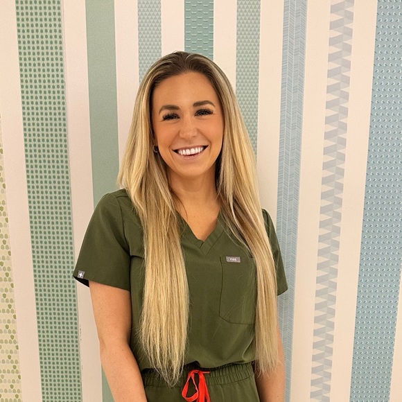 Profile Picture of Alex Telford (@amcdougall318) on Poshmark