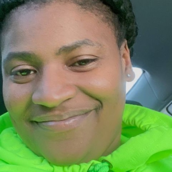 Profile Picture of Samon Norflet (@samonnorflet) on Poshmark