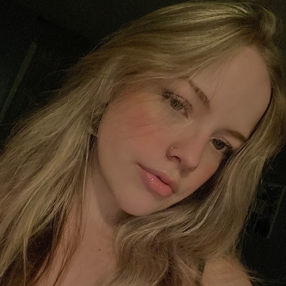 Profile Picture of Kate Jordan (@katejordan388) on Poshmark