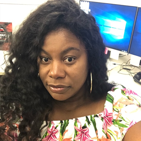 Profile Picture of Jennifer Harris evans (@sweetjhe75) on Poshmark