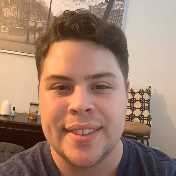 Profile Picture of Chris Willard (@crwi239) on Poshmark