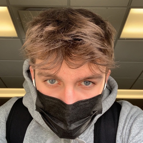 Profile Picture of Matthew Nixon (@mattnixon4) on Poshmark