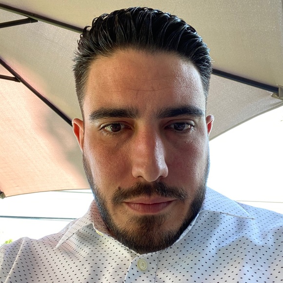 Profile Picture of Christopher Gully (@guttz18) on Poshmark