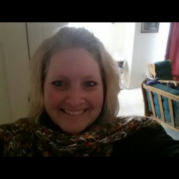 Profile Picture of Christa Matuszak (@christa38us) on Poshmark