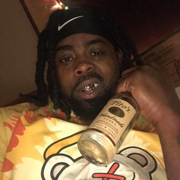 Profile Picture of Raymond Clark (@raymondclark507) on Poshmark