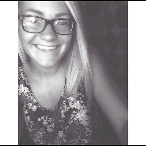 Profile Picture of Katelyn Morrison (@katelyn77777) on Poshmark