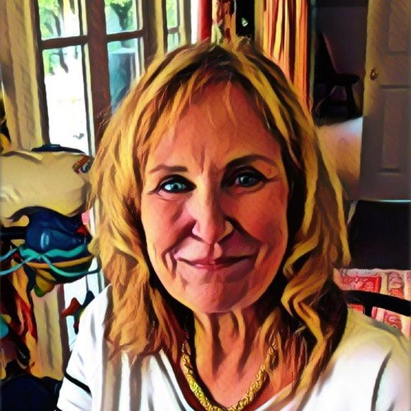 Profile Picture of Elayne Allebest (@elaynea) on Poshmark