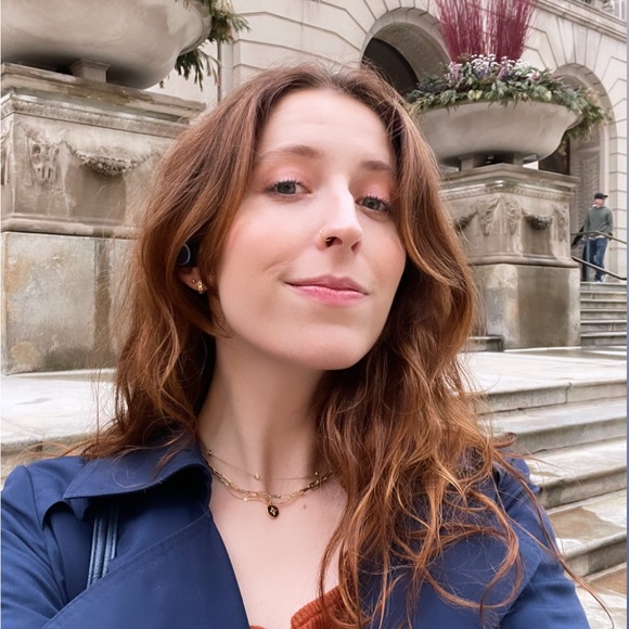 Profile Picture of Hallie Irion (@hallieirion) on Poshmark