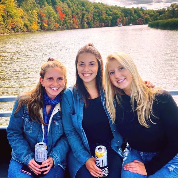 Profile Picture of Cassidy Franklin (@cassidyfranklin) on Poshmark