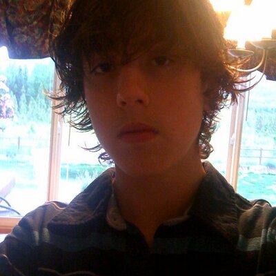 Profile Picture of Daniel Langdon (@guitarskategraf) on Twitter