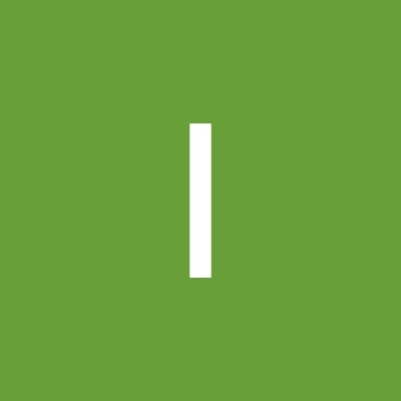 Profile Picture of Iliet Iliet (@ilietiliet) on Poshmark