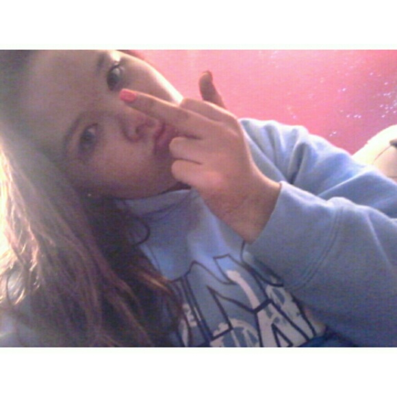 Profile Picture of Sydney Sakowicz (@super_sydnasty) on Poshmark