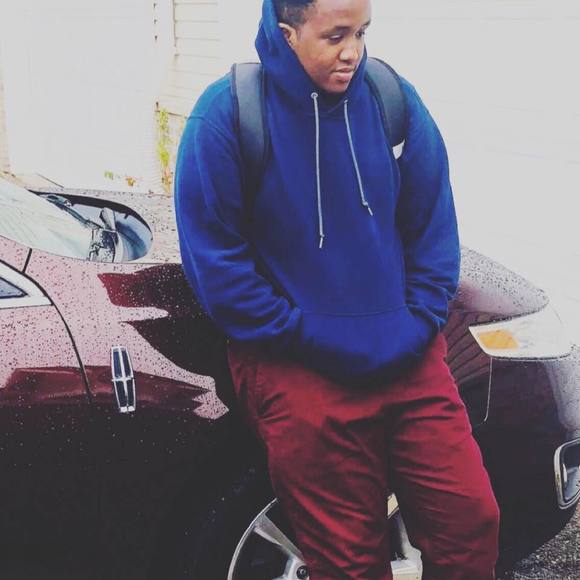 Profile Picture of Abdirazak Hashi (@abdirazakhashi) on Poshmark