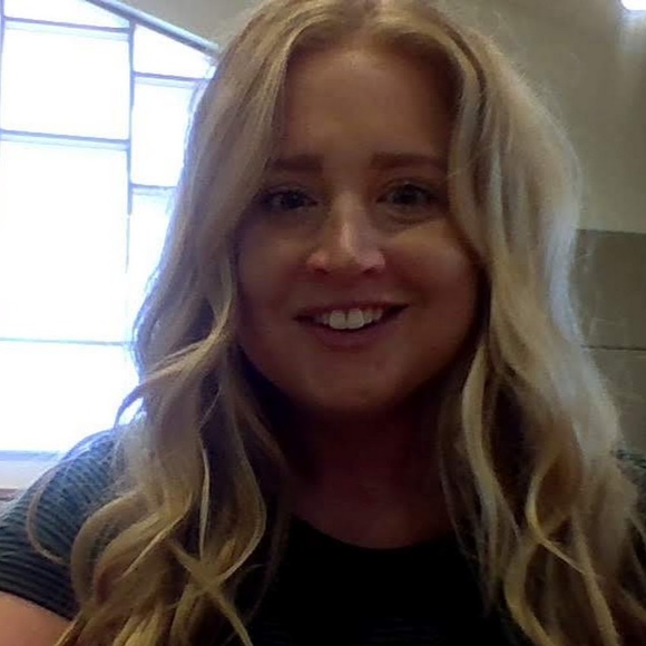 Profile Picture of Hannah Sturm (@h_sturm) on Poshmark