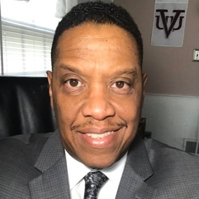 Profile Picture of P. Rob Royal (@probroyal) on Twitter