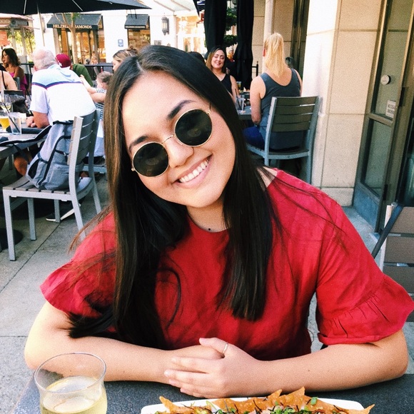 Profile Picture of Sydney Keyner (@sydkeyner) on Poshmark