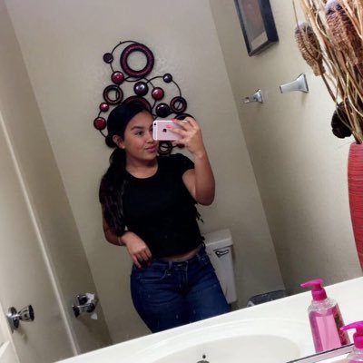 Profile Picture of Rebecca Gresham (@rebecca38734259) on Twitter