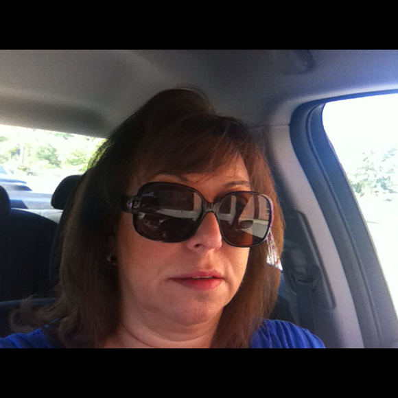 Profile Picture of Lisa Moriarty (@morile) on Poshmark