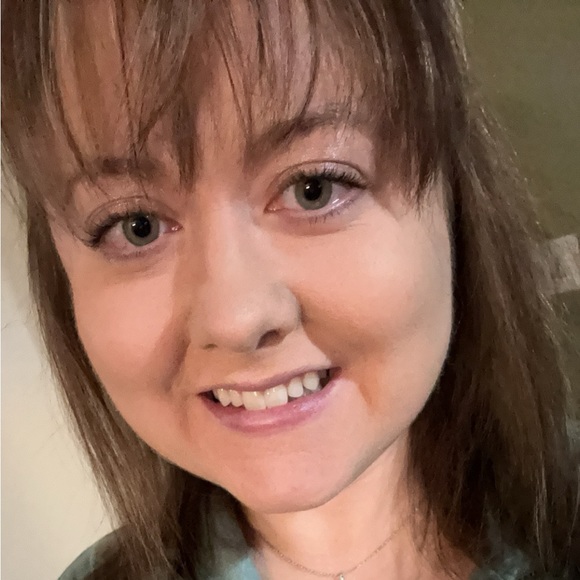 Laura Uhlig - Poshmark Profile Picture of Laura Uhlig (@l_uhlig) on Poshmark