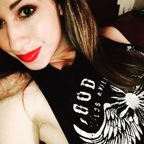 Profile Picture of Anastasia Morris (@gatsbyxo) on Poshmark