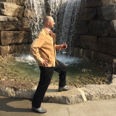 Profile Picture of Brian Ewart (@LankyLefty47) on Twitter