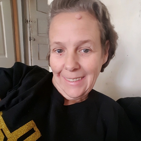Profile Picture of Anni Pasley (@amt1967) on Poshmark