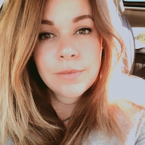 Profile Picture of Jessica Wenclewicz (@jwinks01) on Poshmark