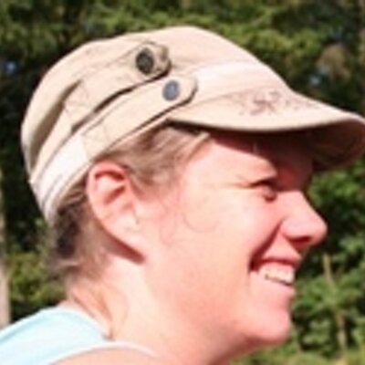 Profile Picture of Momic (@momic) on Twitter