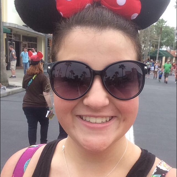 Profile Picture of Carley Conrod (@carleyconrod) on Poshmark