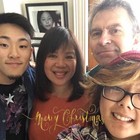 Profile Picture of Alice Lee (@alicewlee1) on Poshmark