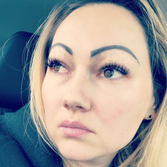 Profile Picture of Lui Kim (@luizakimszal) on Poshmark