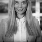 Profile Picture of Beth Lynch (@beth.lynch.island.realestate) on Instagram