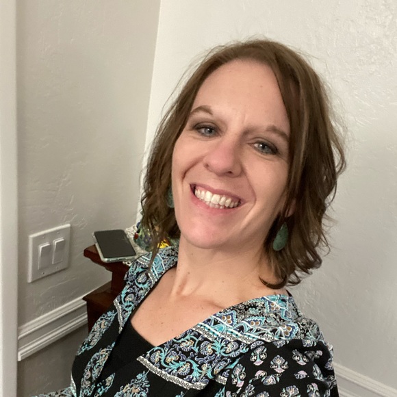 Profile Picture of Bree Geeson (@breegees) on Poshmark