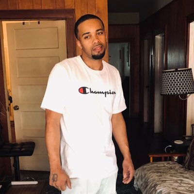 Profile Picture of DeWayne Toliver (@ToliverDewayne) on Twitter