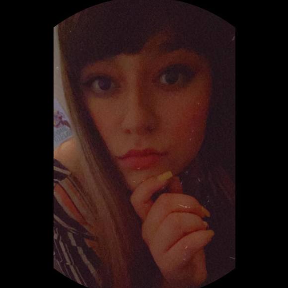 Profile Picture of Christin Barringer (@kandiipandy) on Poshmark