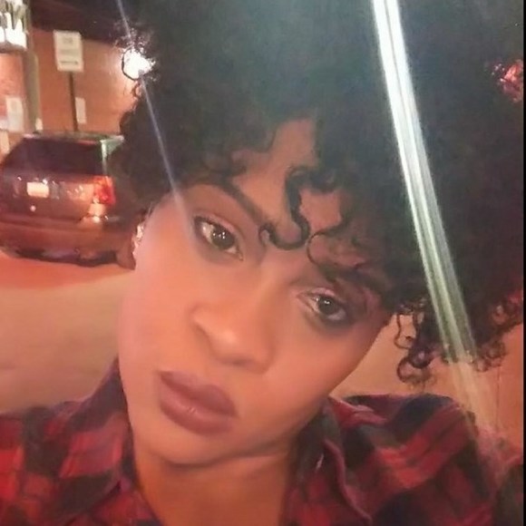 Profile Picture of Kruella Deville (@kremedevile) on Poshmark